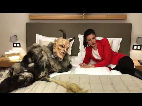 Der Krampus kriegt ein FENNOBED von der Frau Nicolaus