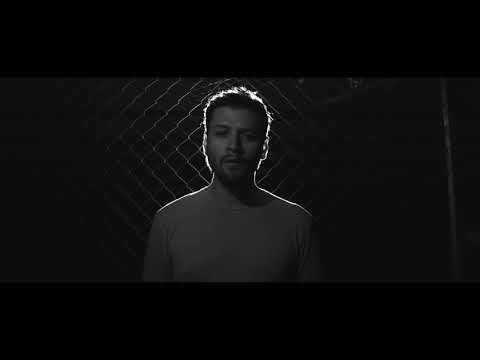 Polux B - A chemical moment