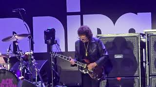 Black Sabbath - Iron Man Live at Back to the Beginning