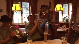 Schladl Musi - Im Keller drunt (Boarischer)