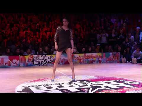 Amazing Leiomy is so into voguing right now