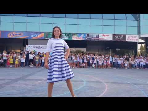 Показ Дизайнер Кетрин Фокс