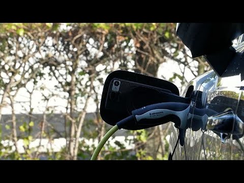 Video Thumbnail: EU feiert Ausbau von Ladestationen für Elektroautos
