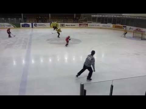 Lokomotiv (red) vs Gelezinis Vilkas. Riga VolvoCup2013 U12. Ice hockey
