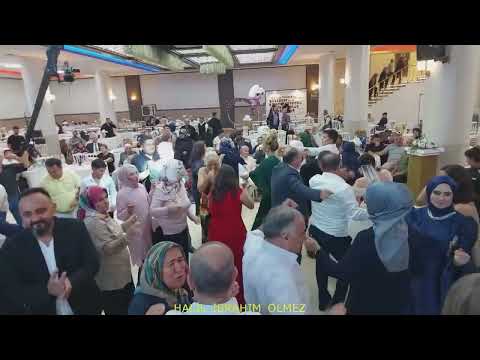 Ümmü Erbil Bu Kez Kendi Düğününde Söyledi!