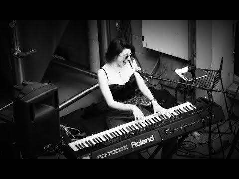 Tash Kavanagh- 'Don't Look Back In Anger' (Oasis Cover) Live at Modus Operandi Brewing Co.(Jan 2020)