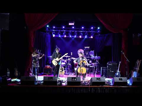 2023.07.23 Groovy Wallpaper | Trinity