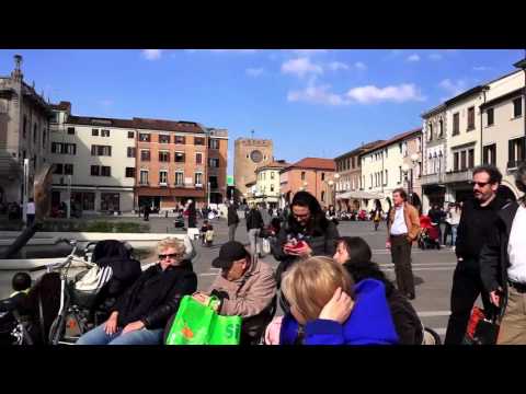 Evento del 15 aprile 2016: "Facciamo la festa alle trivelle!" Mestre, p.zza Ferretto