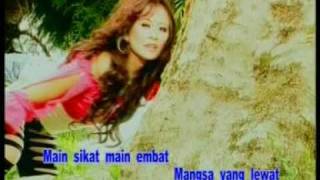 Download lagu erna sari     K-U-C-I-N-G  G-A-R-O-N-G mp3 Download lagu erna sari     K-U-C-I-N-G  G-A-R-O-N-G mp3