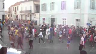 preview picture of video 'Mindelo après- midi de carnaval (02/2010)'