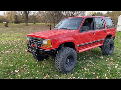Lifted v8 manual trans Ford Explorer walk round!