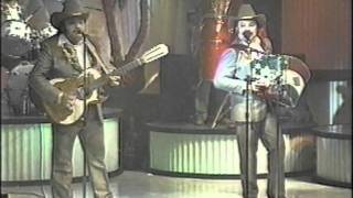 Ramon Ayala - Y LLoro Por Ella Mi Gorrion - The Johnny Canales Show