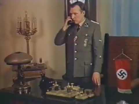 Aktieris Uldis Dumpis filmā priecājas par komunista nošaušanu.