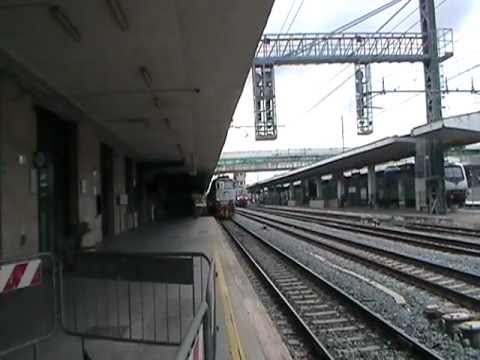 E656.034 in partenza con l' EXP 14468 "Pellegrini" Napoli Centrale - Lourdes