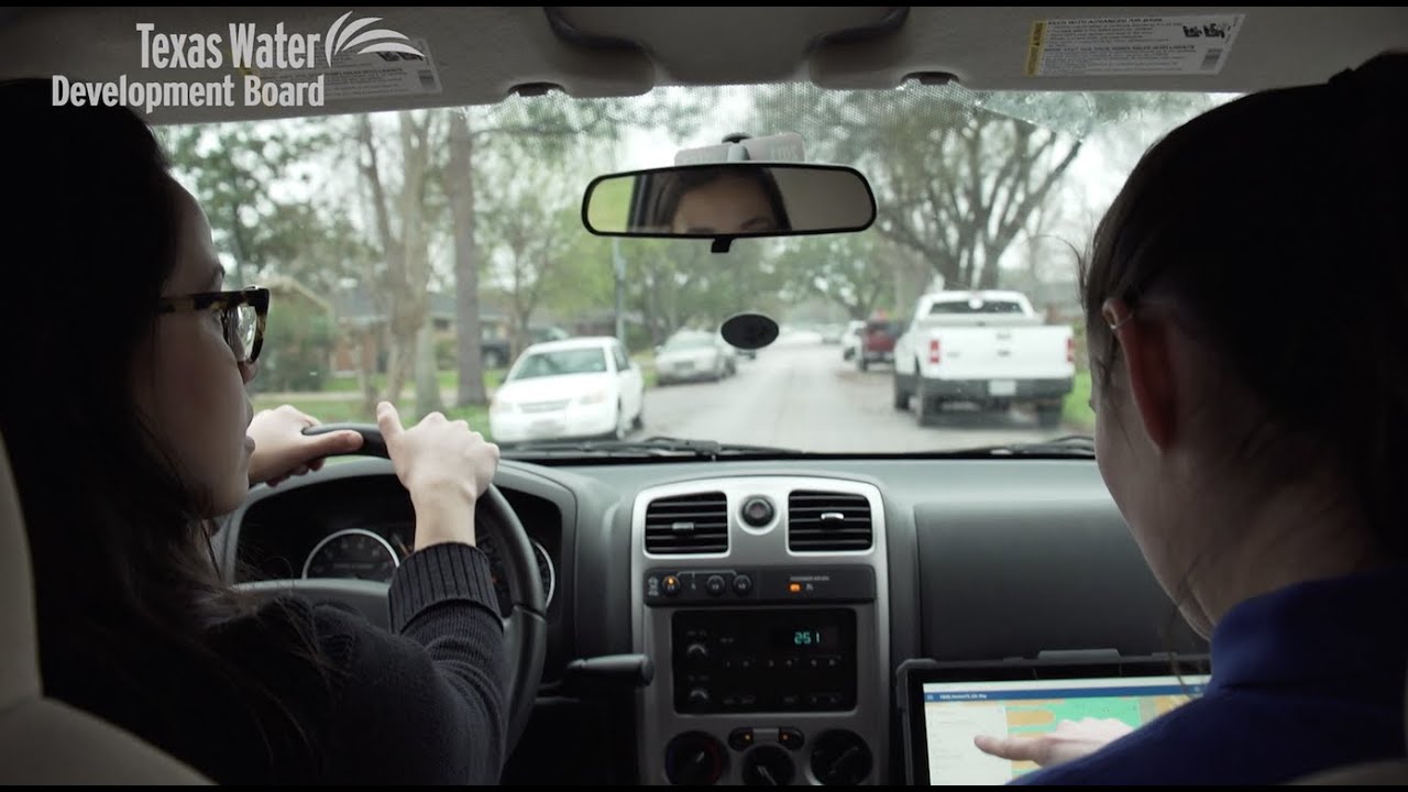 Mitigating flood damage by monitoring the floodplain