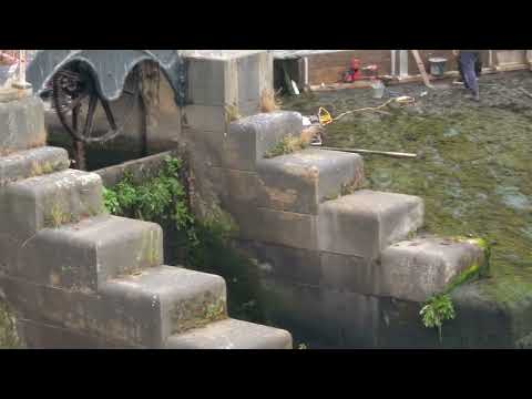 Weir repairs at Castleford Flour Mill ...