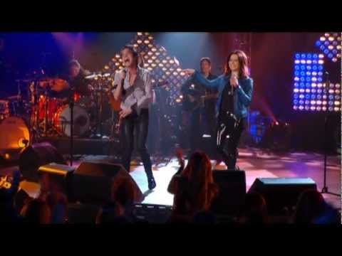 download lagu mp3 mp4 Martina Mcbride And Train Broken Wing, download lagu Martina Mcbride And Train Broken Wing gratis, unduh video klip Download Martina Mcbride And Train Broken Wing Mp3 dan Mp4 Free All Gratis