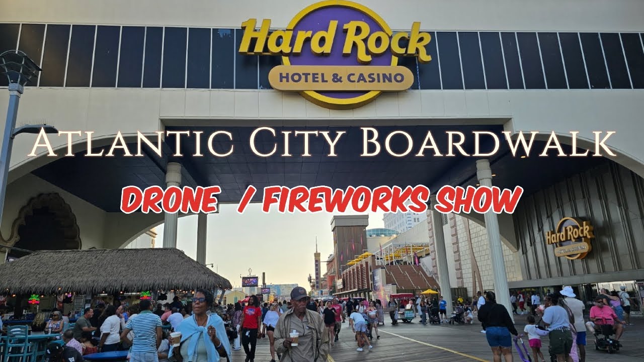 Chongqing's Drone Spectacles Illuminate the Night Sky, Driving Tourism and Economic Growth