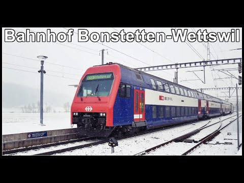 Snow time @ small Swiss railway station / Bahnhof Bonstetten-Wettswil, Kanton Zürich, Schweiz 2021