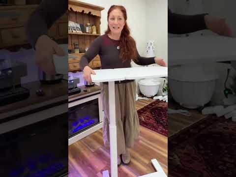 Small standing desk with wheels for home office, bedside laptop table, mobile overbed desk for