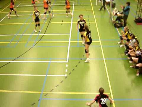 dames 2 en heren 1 tegen Oikos