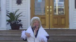 preview picture of video 'Barbara Bea as Bette singing Cool Yule Kemah Lighthouse District'