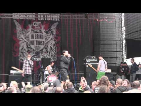 WEEKEND NACHOS Live At OEF 2012