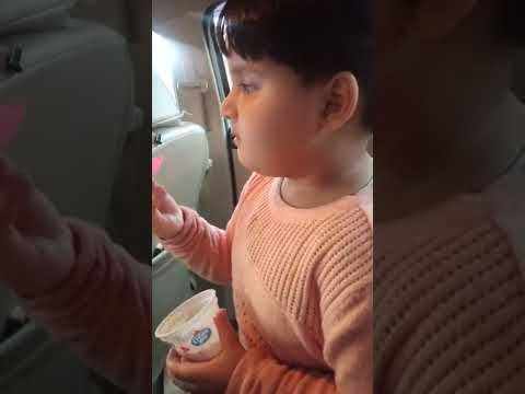 yeee kya bol rhi apeksha ice cream ke fayde or bhi j 😂🙏🙏