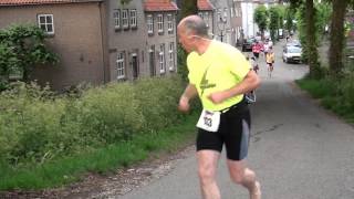 preview picture of video 'Colin Bekers wint jubileumloop in Woudrichem'