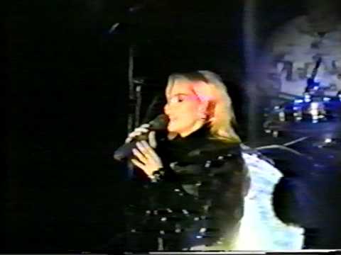 Iveta Bartošová-JSOU SVÁTKY(live)