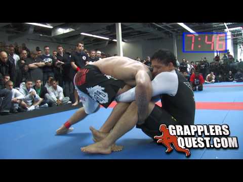 SUPERFIGHT: Saulo Ribeiro (ADCC) vs Joao Assis (2010 World's Best) at Grapplers Quest Canada