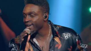 Corneille - Tout le monde (Live) / Parce qu&#39;on aime