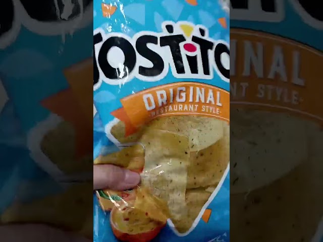 Vídeo relacionado con Tostitos Tortilla Chips, Original Restaurant Style, Party Size, 17oz Bag