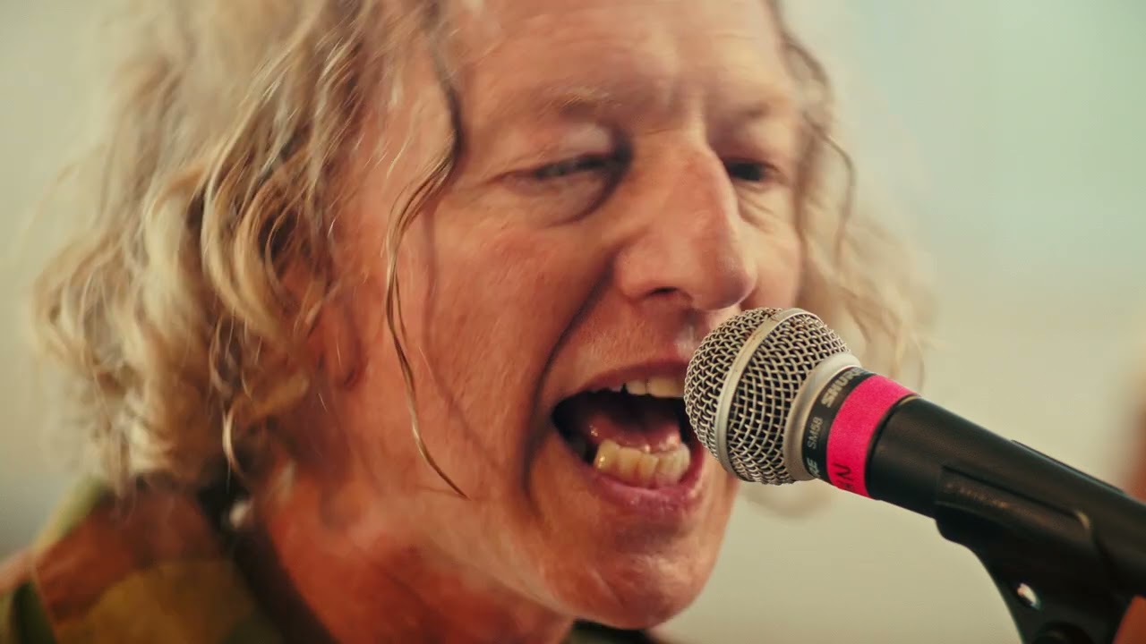 Cast - Poison Vine Feat. P.P. Arnold (Music Video)