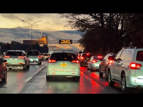 塞爆了！超過 7000 萬美國人上路過感恩節 (Over 70 Million Americans Hit the Road for Thanksgiving)
