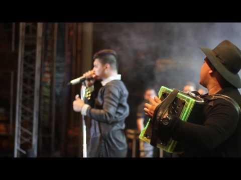 Elder Dayán Díaz y Luis Guillermo - Hay Amores (En Vivo)