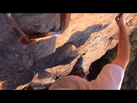 Escalando en Lo curro en la "Golden Hour" que le dicen