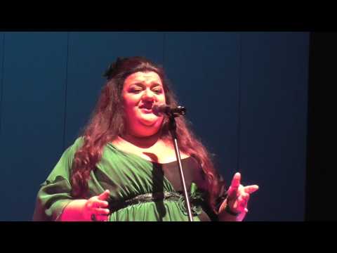 Yola Dinis - Lusitana Paixao (live in Setubal)