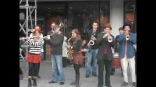 masala brass kollektiv - union strike song @st:herbst