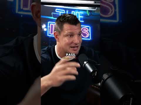 Gronk Recalls His Time With Aaron Hernandez #nfl