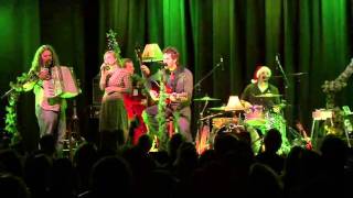 Carbon Leaf (with Suzanna Choffel) - Christmas at Sea