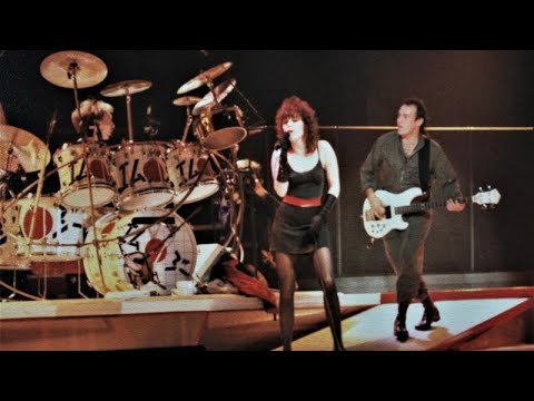 Pat Benatar performs on Get Nervous World Tour