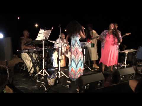 Shirma Rouse & Giovanca - 'Papaoutai' LIVE @ Blue Bay Curacao 2014