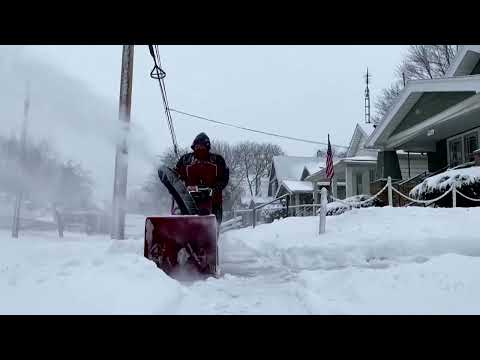 U.S. winter storm leaves hundreds of thousands without power
