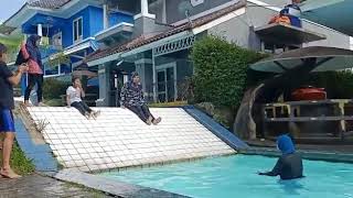 Download lagu Villa Cipendawa Cipanas Merosot Nyebur mp3 Download lagu Villa Cipendawa Cipanas Merosot Nyebur mp3