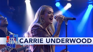 Carrie Underwood Performs &#39;Low&#39;
