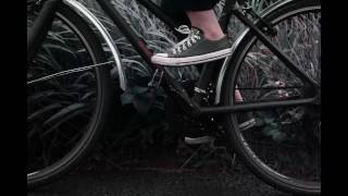 Lea Porcelain– On Your Mind (feat. Sandy Bells)