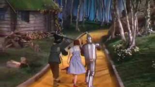 Dorothy singing Somewhere Over The Rainbow