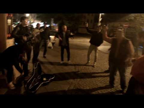 MikiKalus - Busking