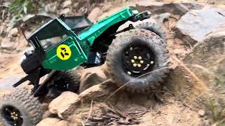 RhinoRC 1.9” 3043 RC Crawler Viscosity Rubber Rock Tires Test